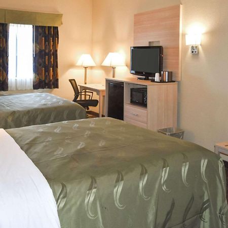 Quality Inn & Suites Brooks Louisville South Екстериор снимка
