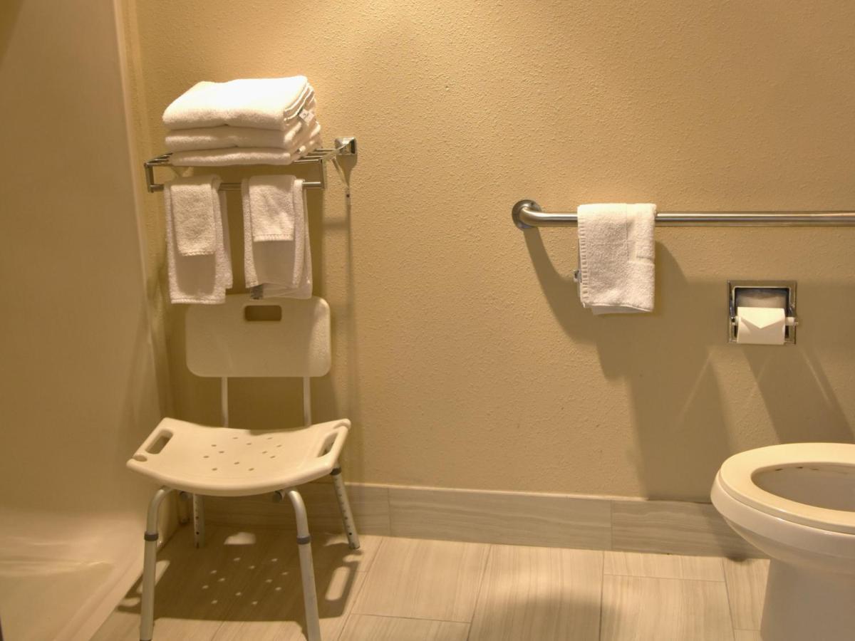 Quality Inn & Suites Brooks Louisville South Екстериор снимка