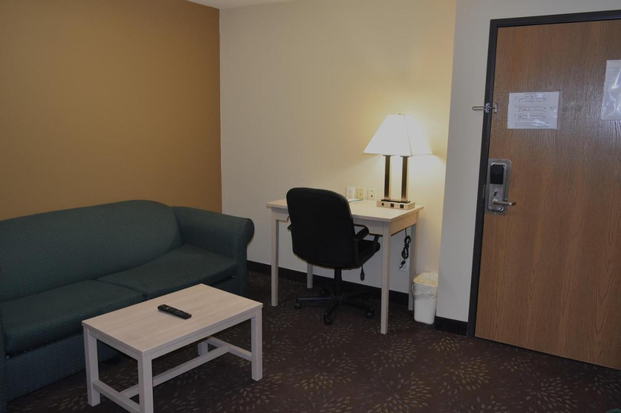 Quality Inn & Suites Brooks Louisville South Екстериор снимка