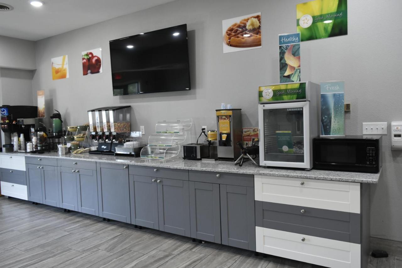 Quality Inn & Suites Brooks Louisville South Екстериор снимка