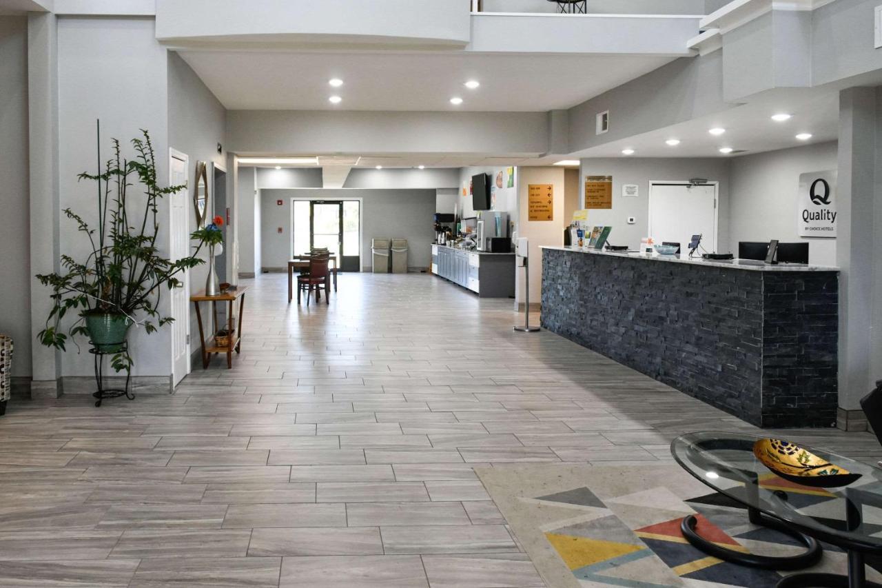 Quality Inn & Suites Brooks Louisville South Екстериор снимка