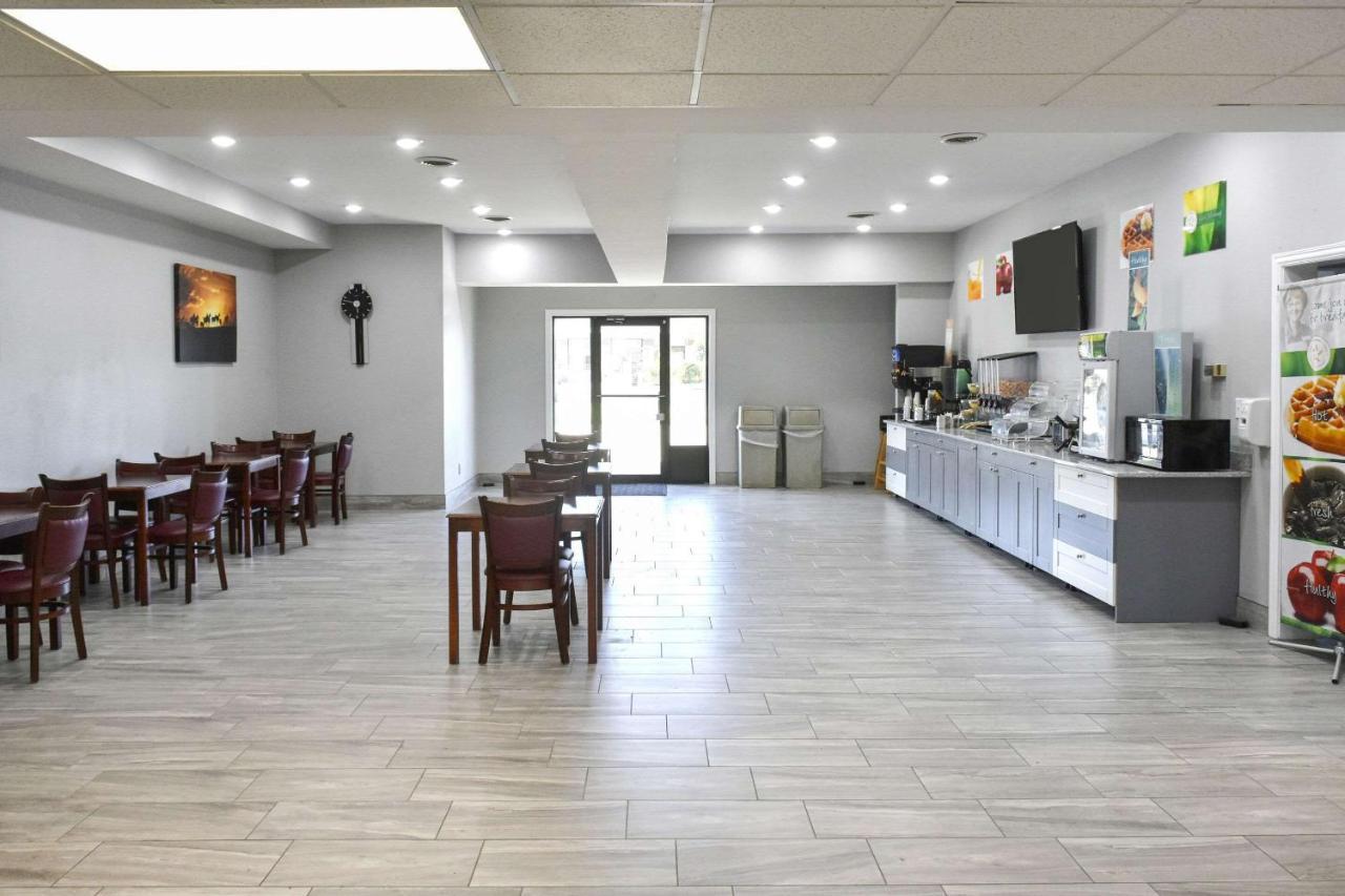 Quality Inn & Suites Brooks Louisville South Екстериор снимка